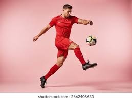 这是在干嘛？火箭场边情侣大尺度“秀恩爱” 乌度卡回头撞见